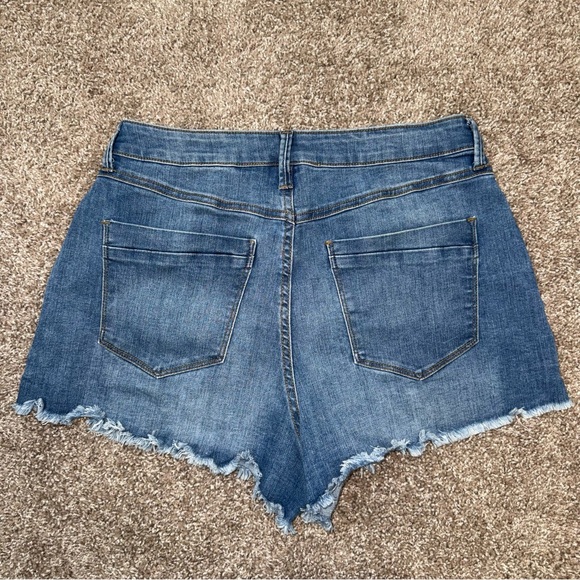 Rewash Super High Rise Mom Shorts Size 11 Distressed Denim Eco Coastal Cowgirl - Picture 2 of 6